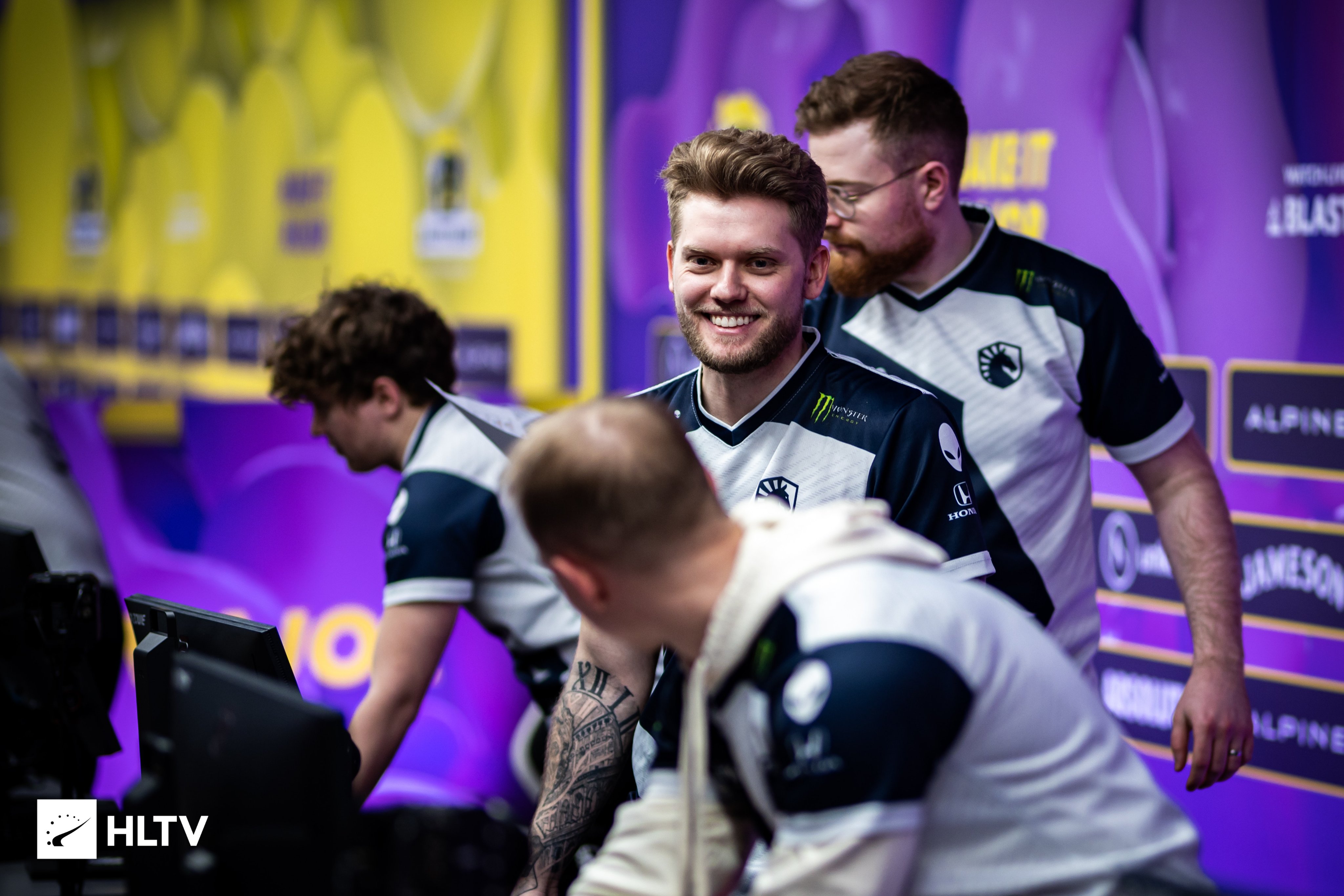 FURIA选手赛场泪洒引关注：心理健康成焦点，教练组重组展望未来-多宝电竞